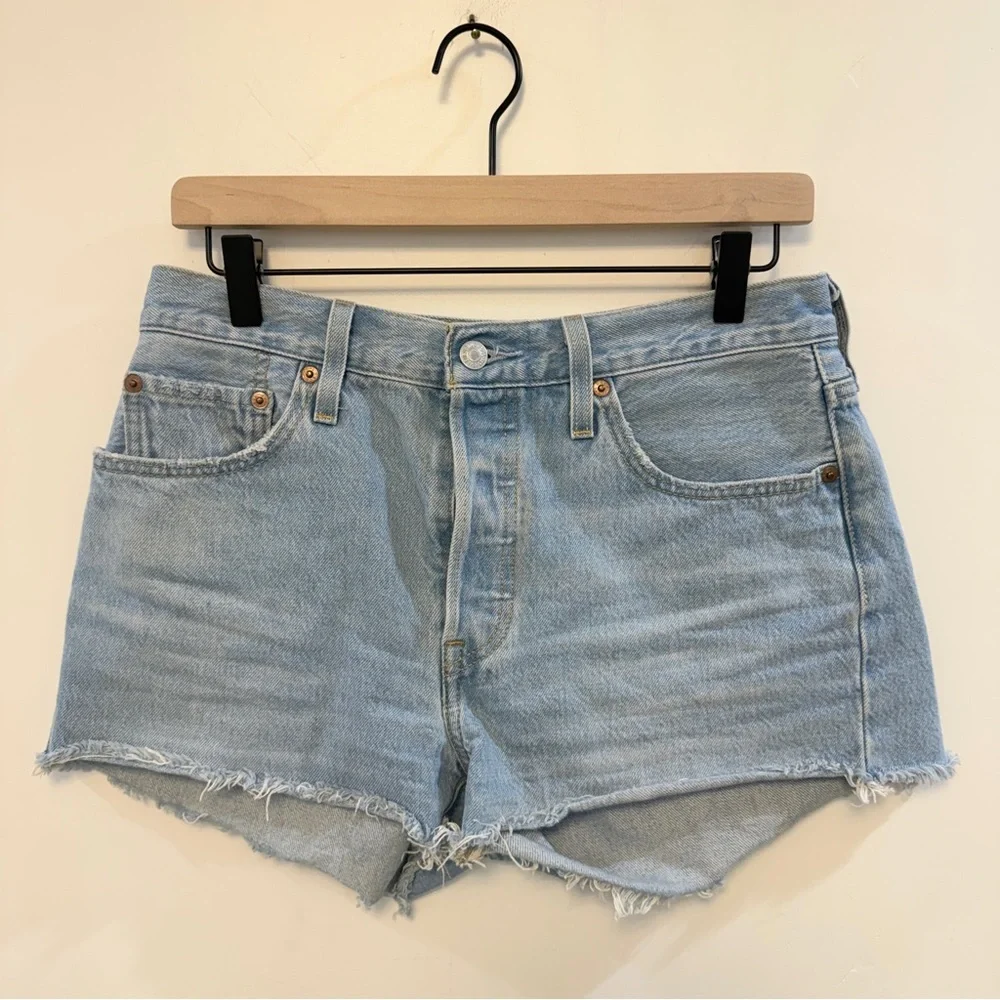 Levi’s light Blue distressed cutoff Denim Women Shorts - Picture 2 of 7